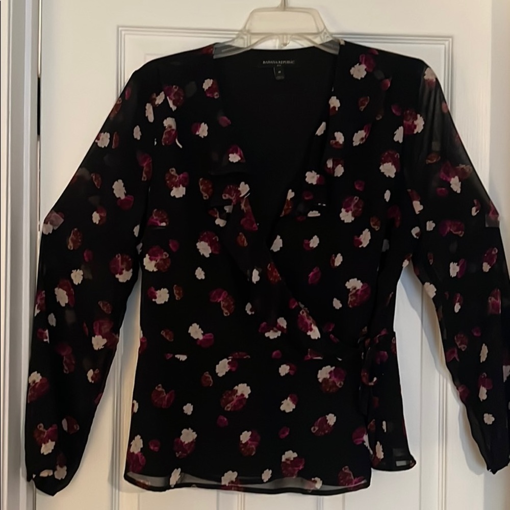 Banana Republic blouse size M